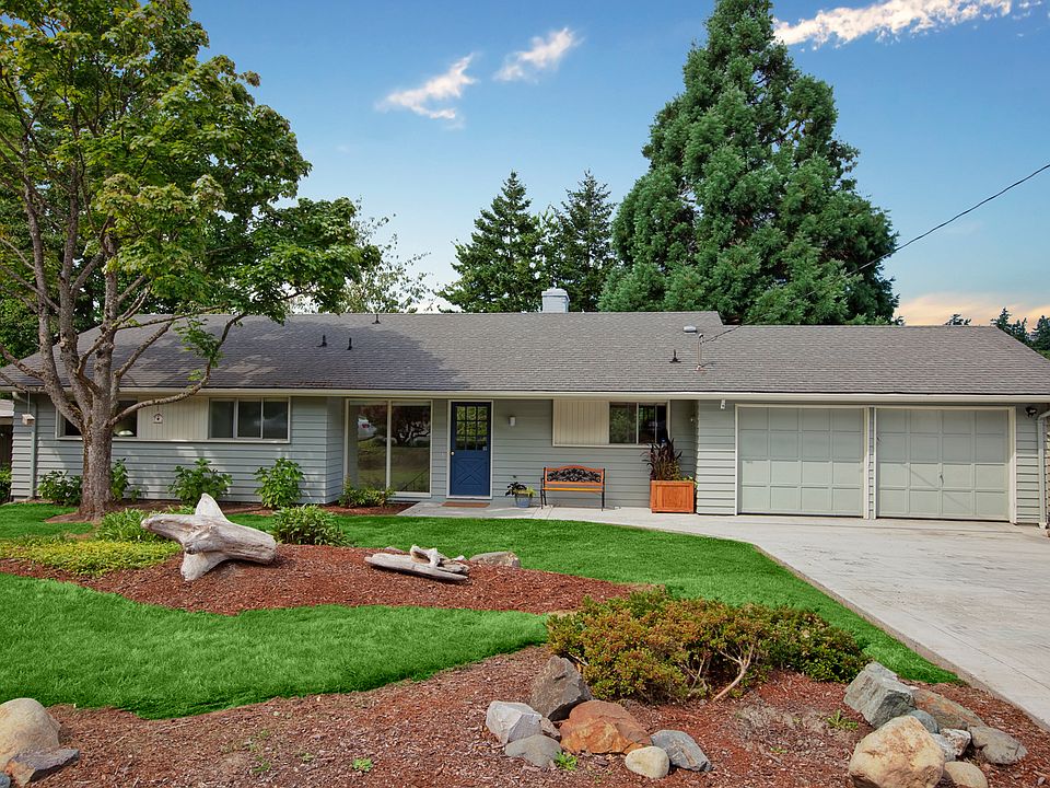 Friendly front yard in friendly northend neighborhood close to schools, parks,