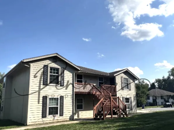 705D NE Ball Dr, Lees Summit, MO 64086