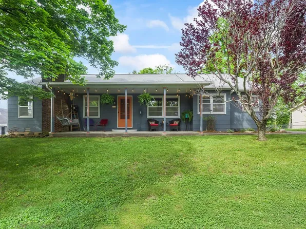 20 Ridgeway Ave, Eureka Springs, AR 72632