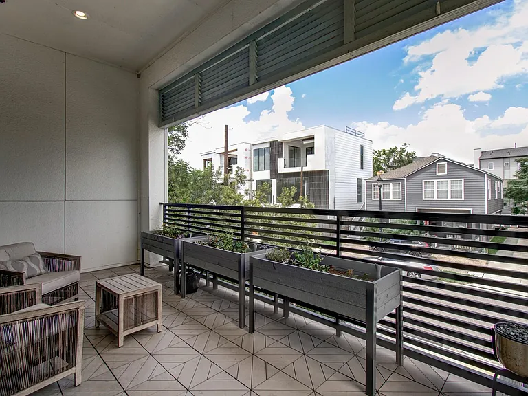 1512 Stuart St — Photo 22