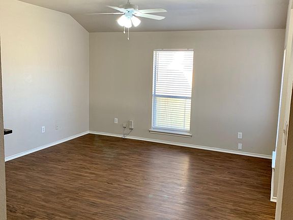 3rd image of 429 Arnold Ave
