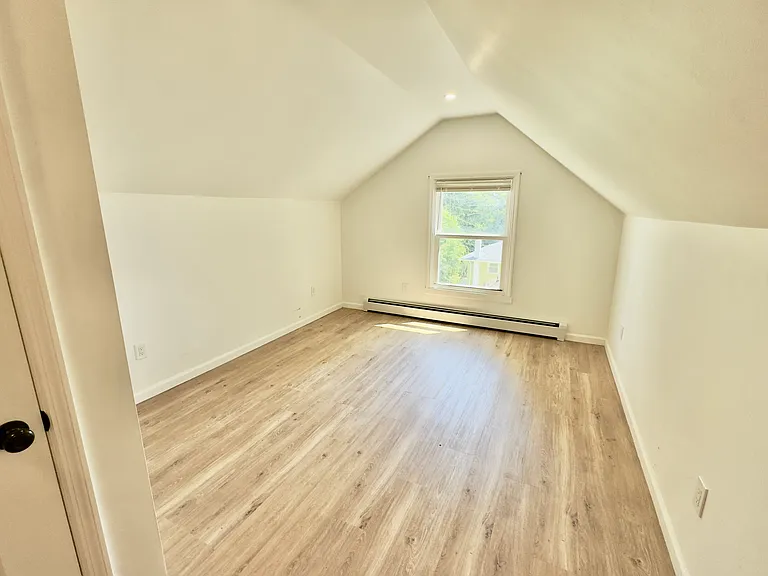 Primary BR w/ Walk in closet