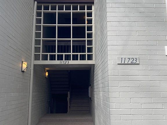 5th image of 11723 Karbon Hill Ct APT T3