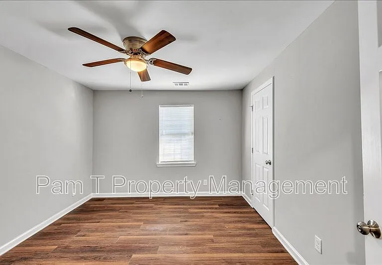 1024 W 39th St — Photo 9
