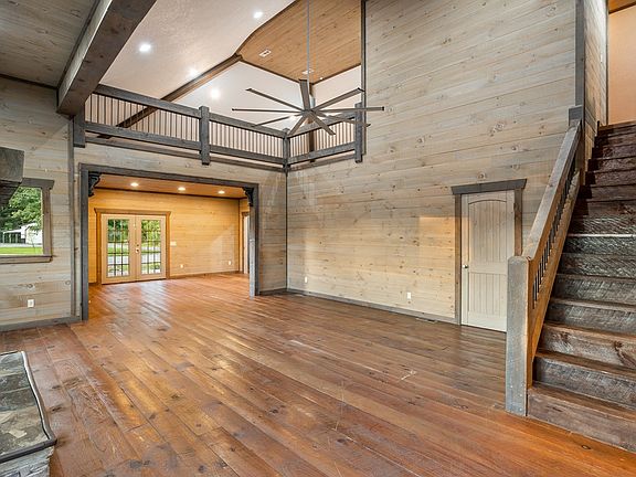 5th image of 2637 River Rd