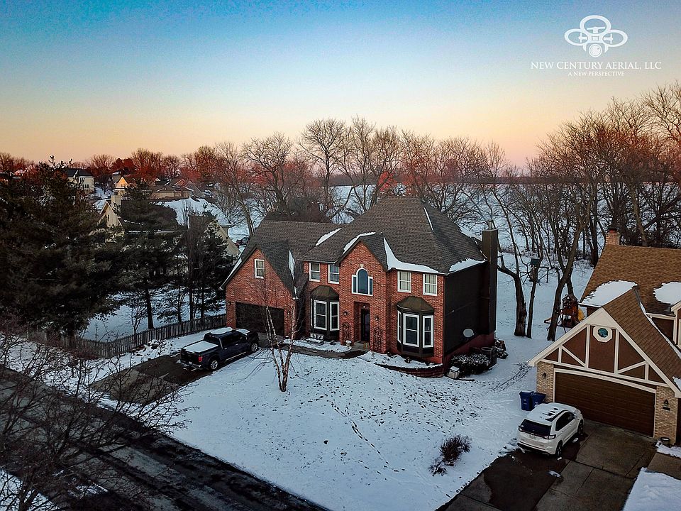 1st image of 607 Harborview Dr