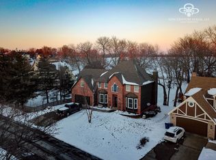 607 Harborview Dr, Smithville, MO 64089