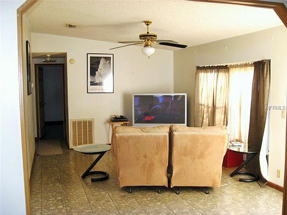 5th image of 44120 Lake Mack Dr