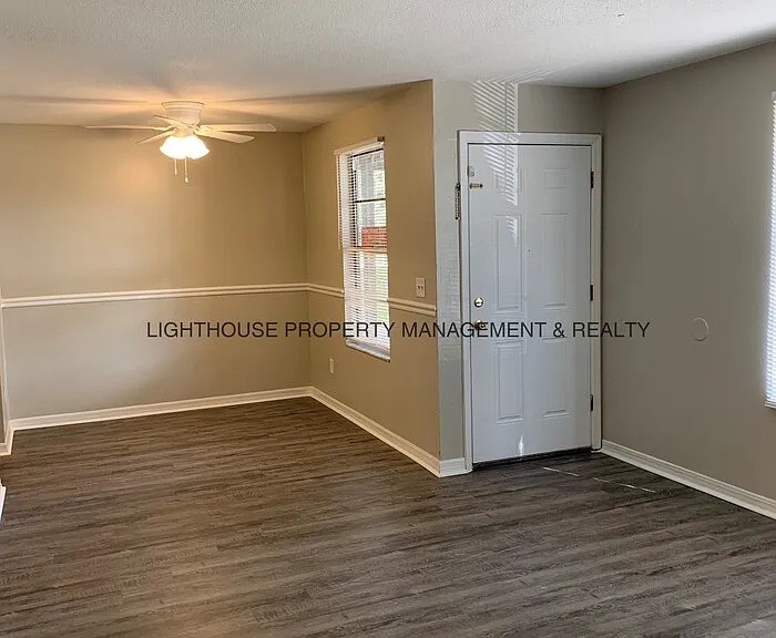 458 Crabapple Ct #C — Photo 3