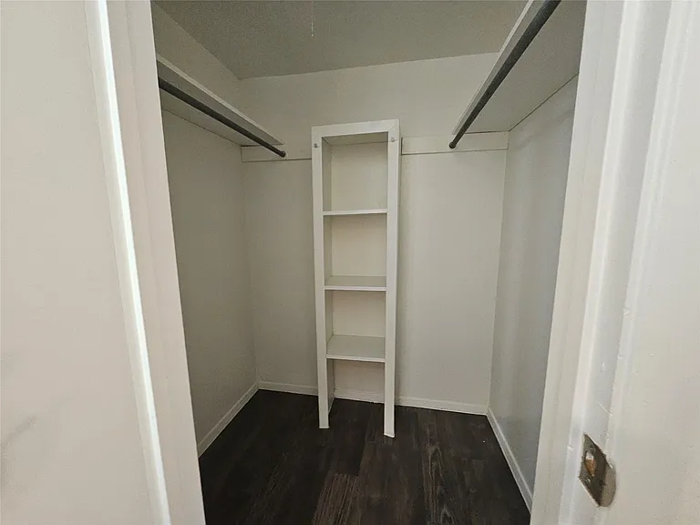 4406 Avenue C #205 — Photo 6