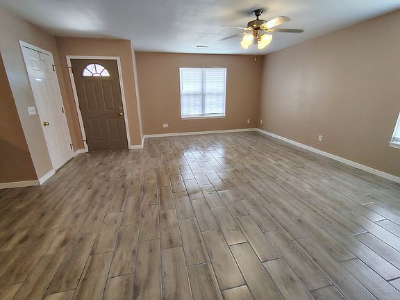 4th image of 1700 Joshua Pl #B
