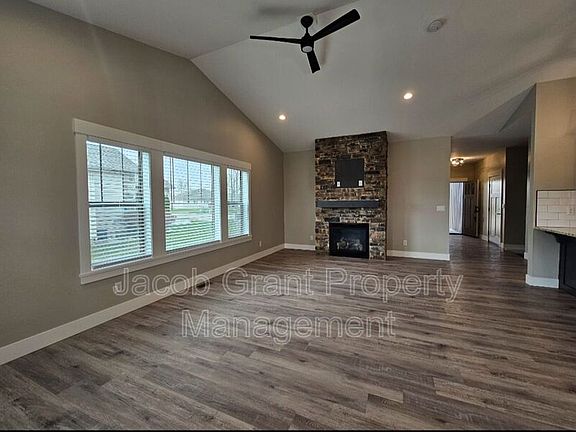 2nd image of 438 Tapitio Dr