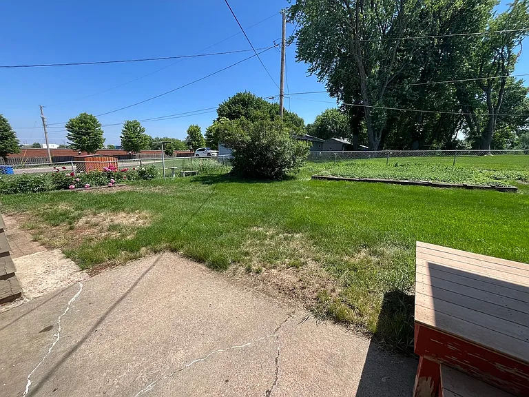 5009 E Linden Ln — Photo 35