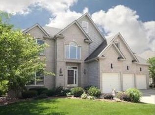 294 Aspen Ln, Aurora, IL 60504
