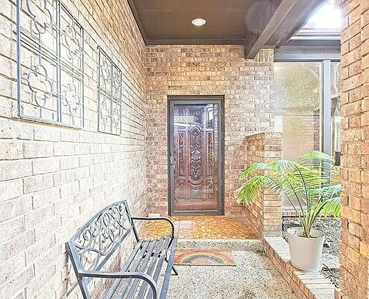 4th image of 3217 Squireswood Dr