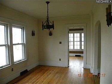 5th image of 821 Washington Ave