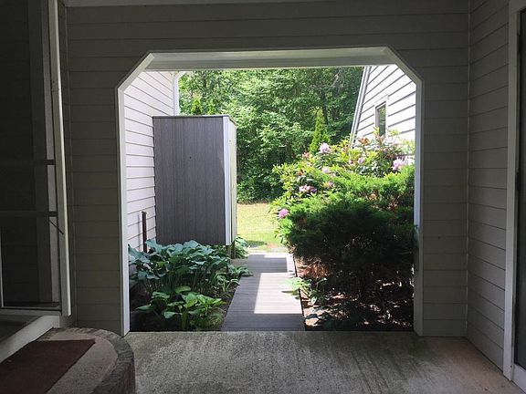 3rd image of 563 Whistleberry Dr