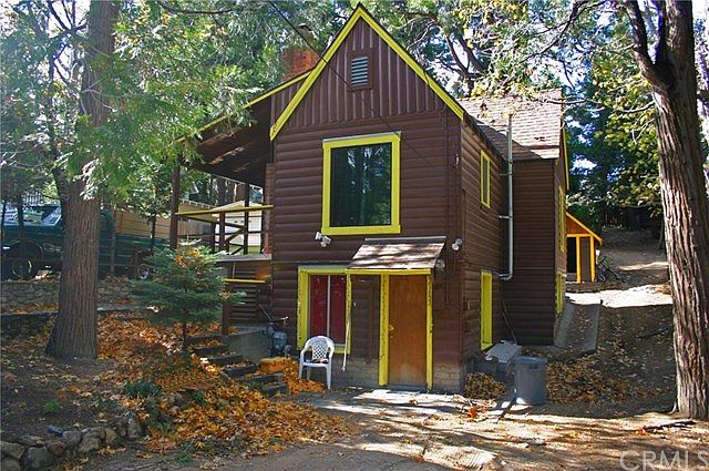 1st image of 712 Clubhouse Dr