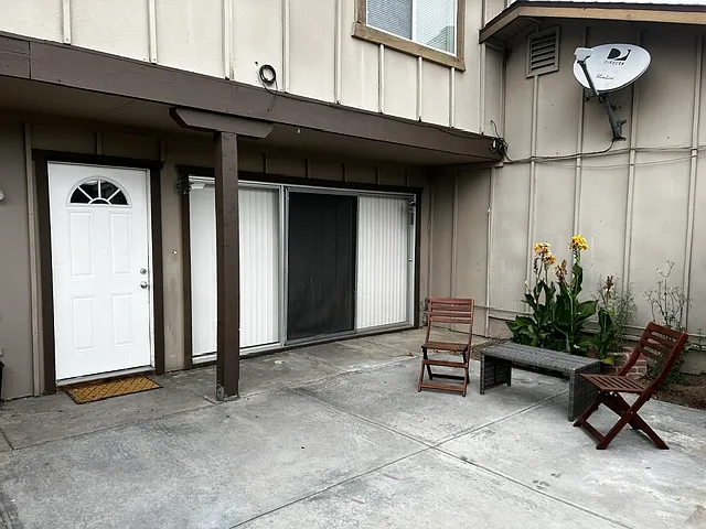 2608 Nevada Ln — Photo 1