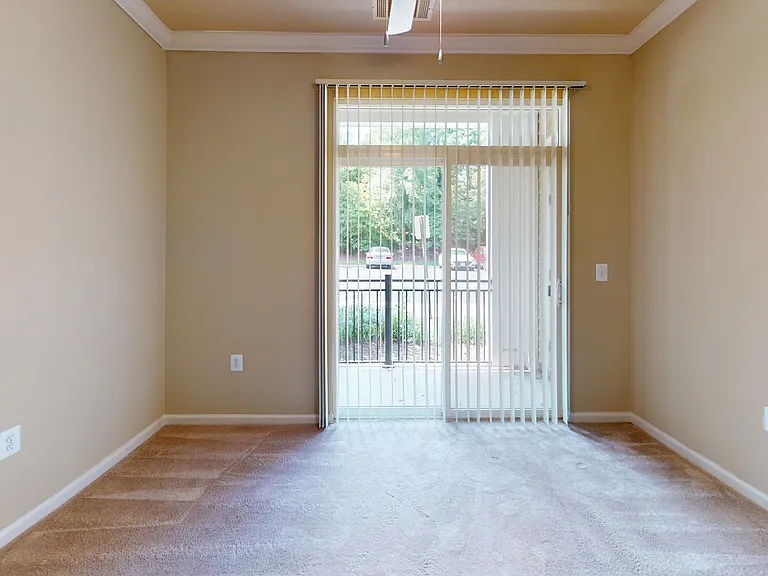 Signal Hill Apartment Homes — Photo 40