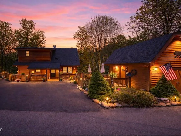 3209 Bear Country Way, Sevierville, TN 37876