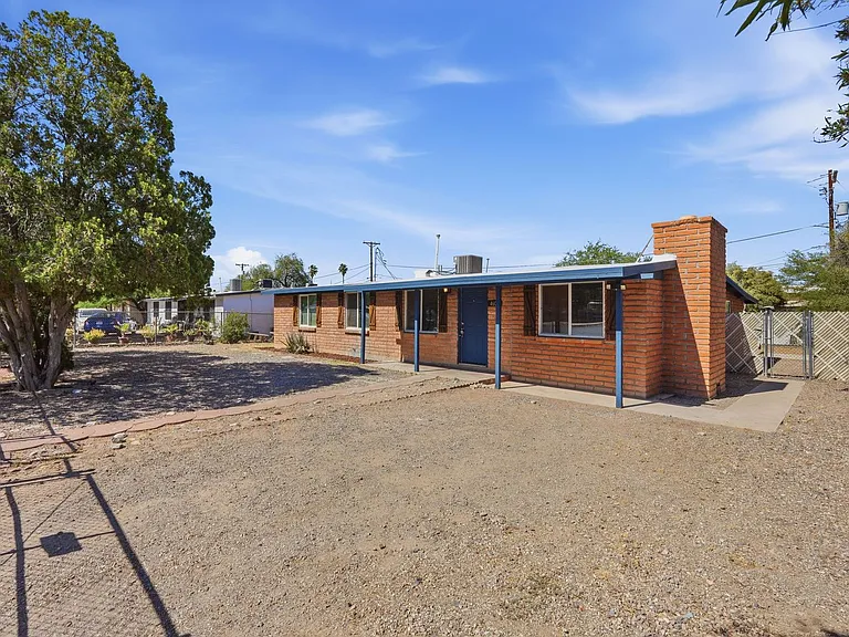 4608 S Fremont Ave — Photo 3