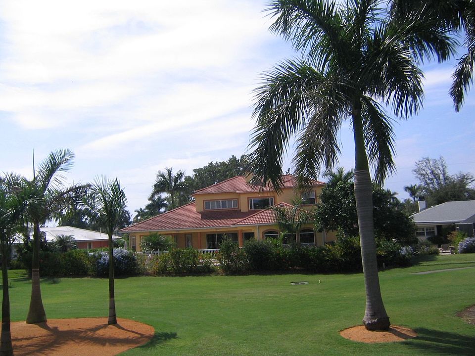 rear golf course back yard