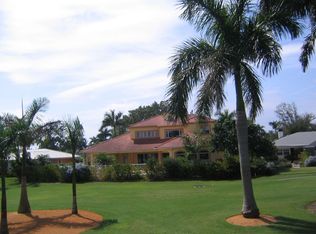 2820 Crayton Rd, Naples, FL 34103