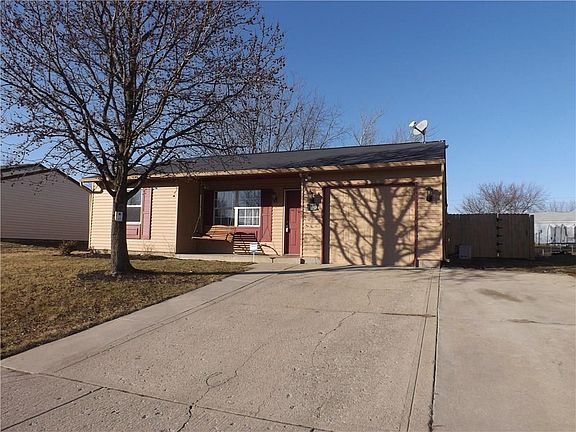 3rd image of 3658 Valley Lake Dr