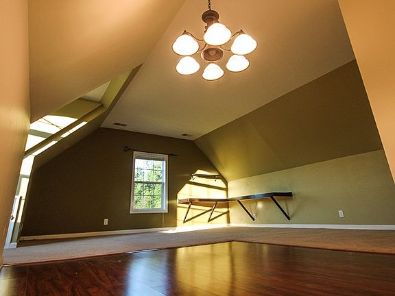 Huge Living Room/Dining room