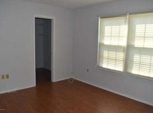 15 Carnaby Close #1000, Freehold, NJ 07728