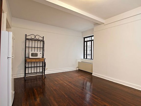 3rd image of 5 Tudor City Pl APT 915