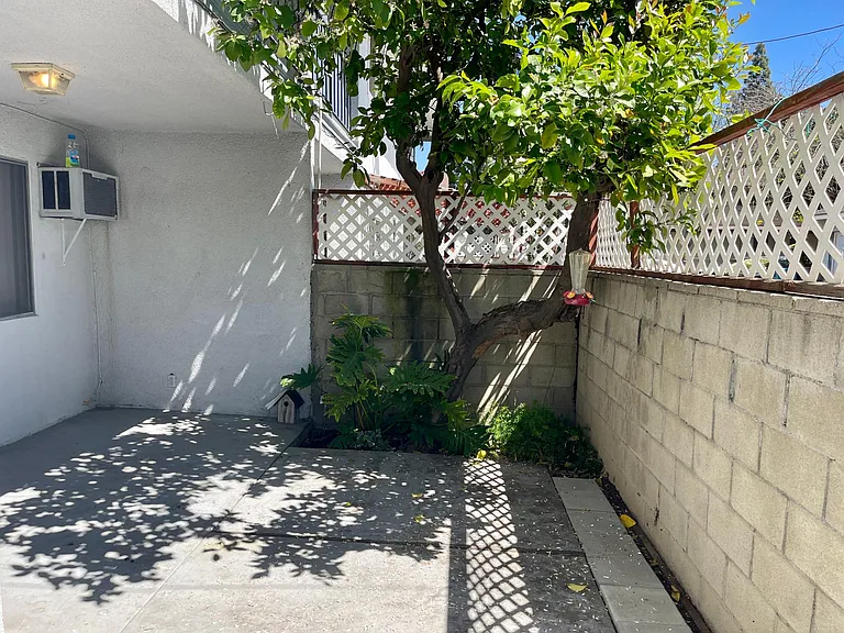 2064 E Evergreen St #2064 — Photo 17
