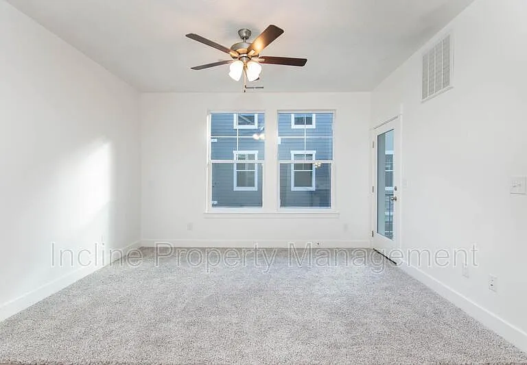 323 W 435 N — Photo 4
