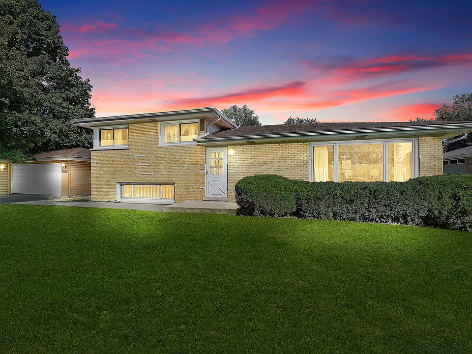 1st image of 17233 Oketo Ave