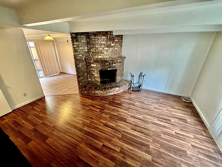 2710 E St #4 — Photo 9