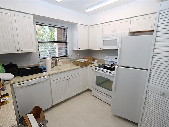 3rd image of 915 Panama Ct Unit B3