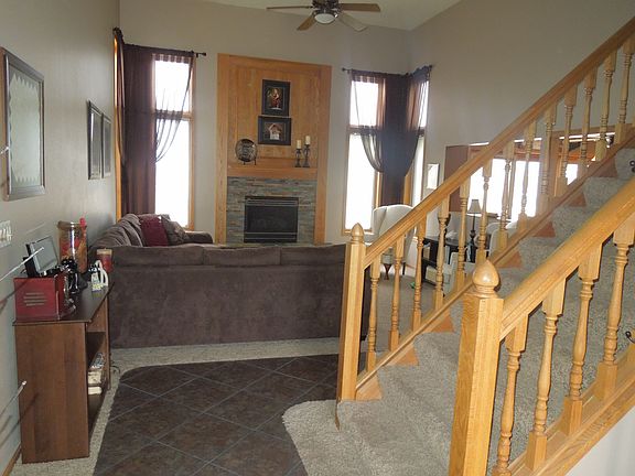 3rd image of 4842 Bradford Ln