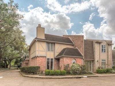 1702 S Gessner Rd, Houston, TX, 77063