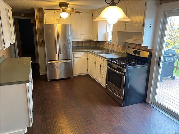 2nd image of 4818 Chapman Pkwy
