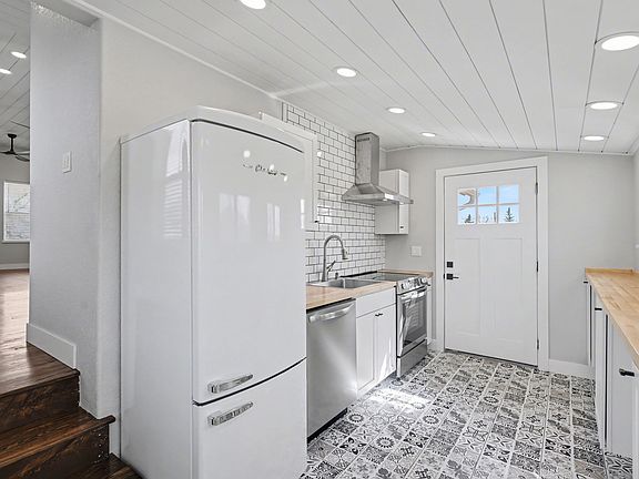 4th image of 1003 W Colorado Ave #1