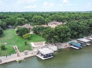 401 Meadowlakes Dr, Meadowlakes, TX 78654
