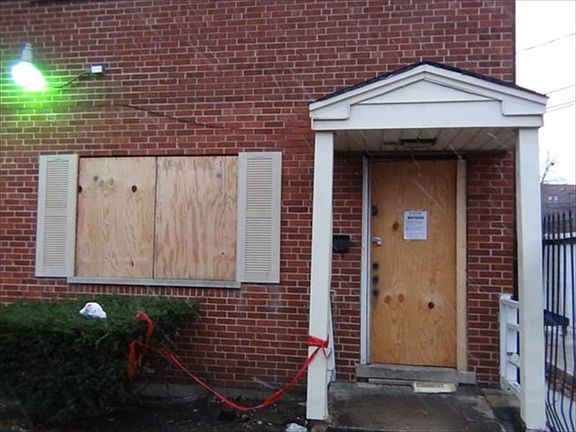 3rd image of 1417 W Touhy Ave APT A