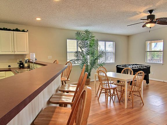 3rd image of 609 Sandcastle Dr
