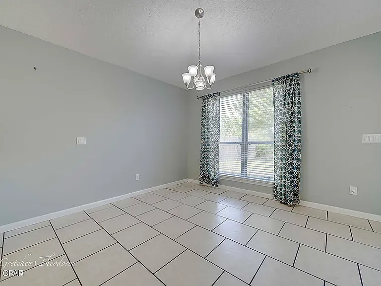 4704 Shannon Ln — Photo 9