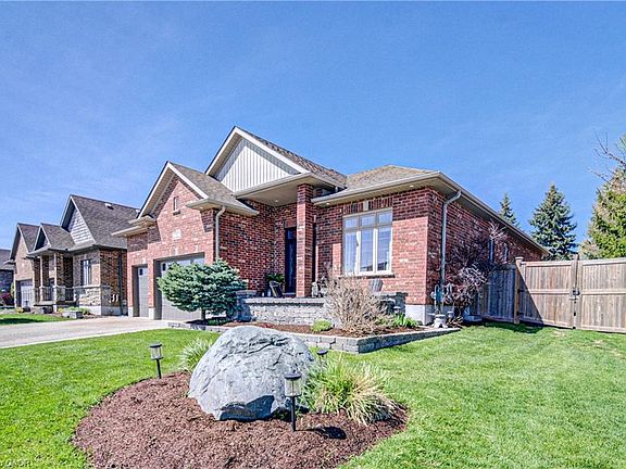 2nd image of 11 Gerber Meadows Dr