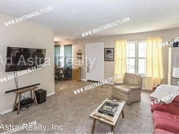 3rd image of 1820 Gates Dr W