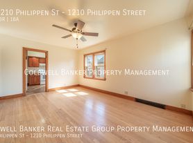 1210 Philippen St, Manitowoc, WI