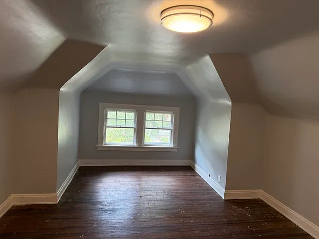 3340 E Fairfax Rd — Photo 16
