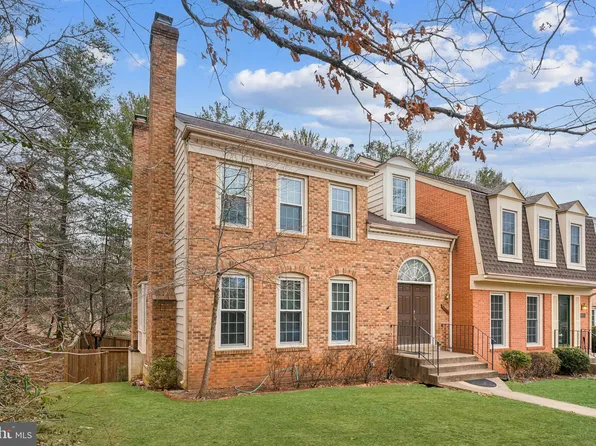 4601 Luxberry Dr, Fairfax, VA 22032